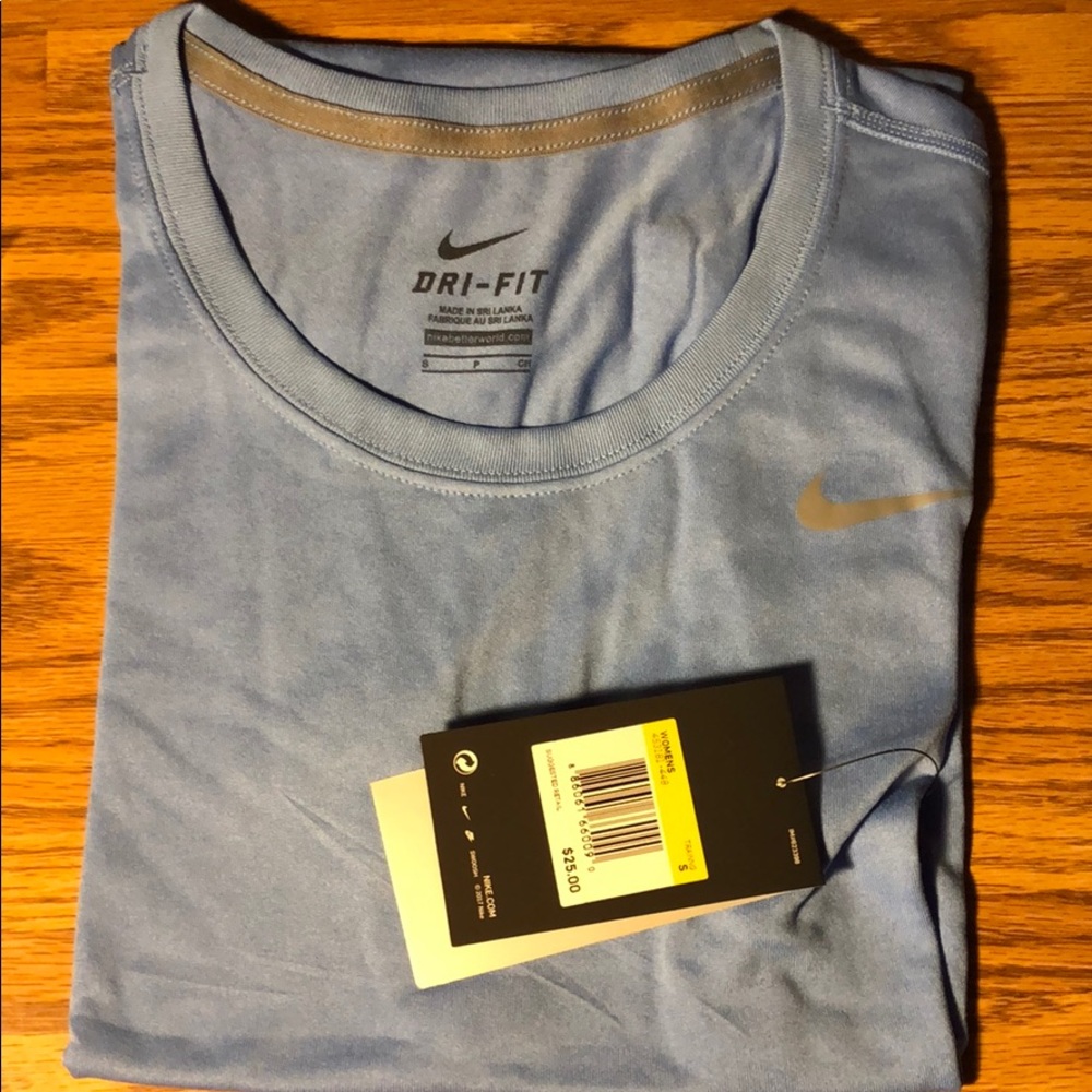 Nike Women’s team legend training top (S)